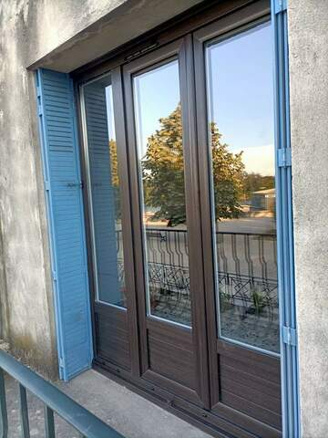 Artisan spécialisé en pose de fenêtres, portes d’entrée et volets roulants