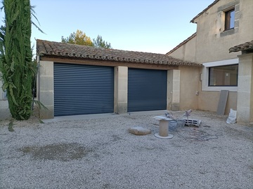 Porte de garage automatique - Da Rosa Menuiserie - Saint Rémy de Provence